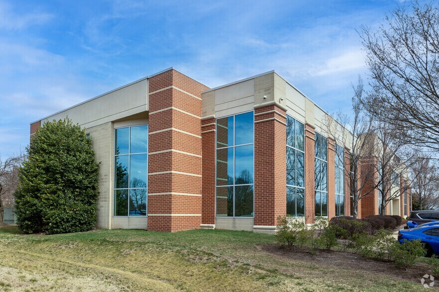More Photos Of 45145 Research Dr, Ashburn Medical For Lease