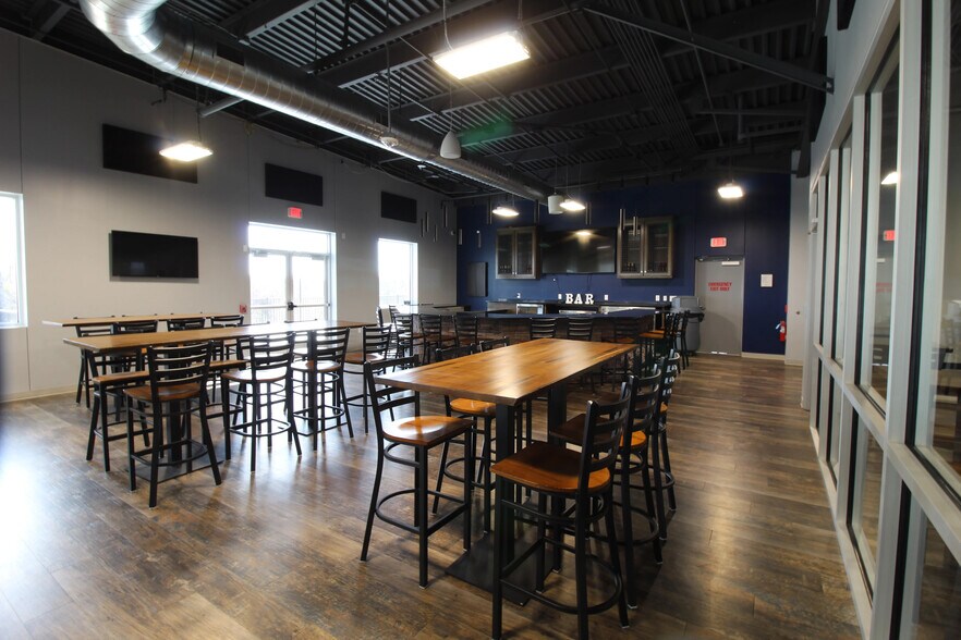 More Photos Of 2201 Heritage Pky, Mansfield Warehouse For Lease