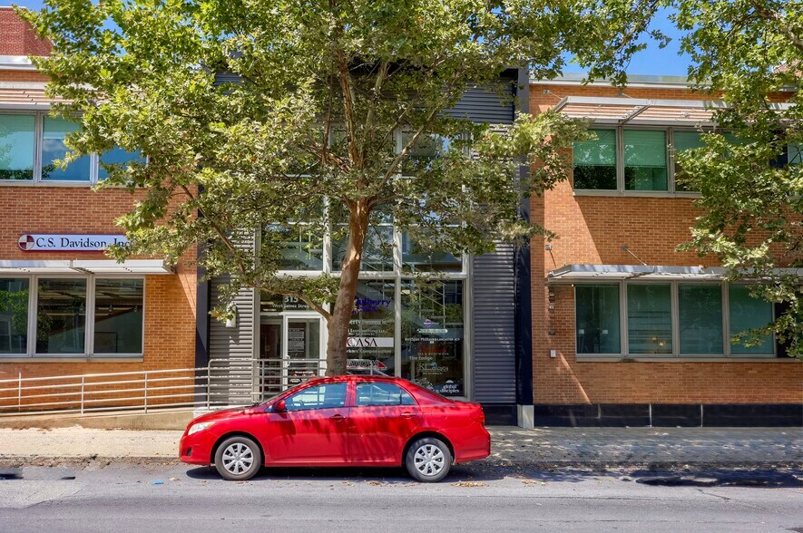 More Photos Of 315 W James St, Lancaster Office For Lease