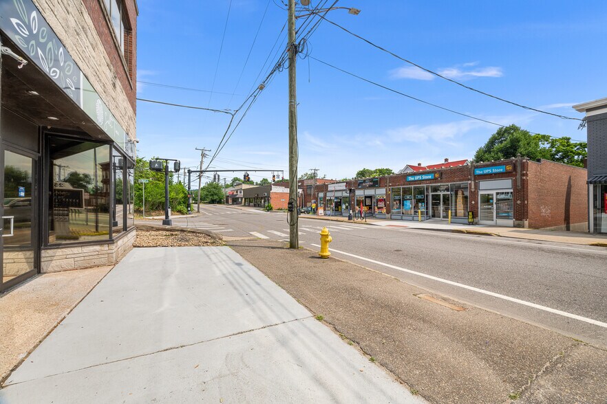 More Photos Of 253-257 Main St, Torrington Office For Sale