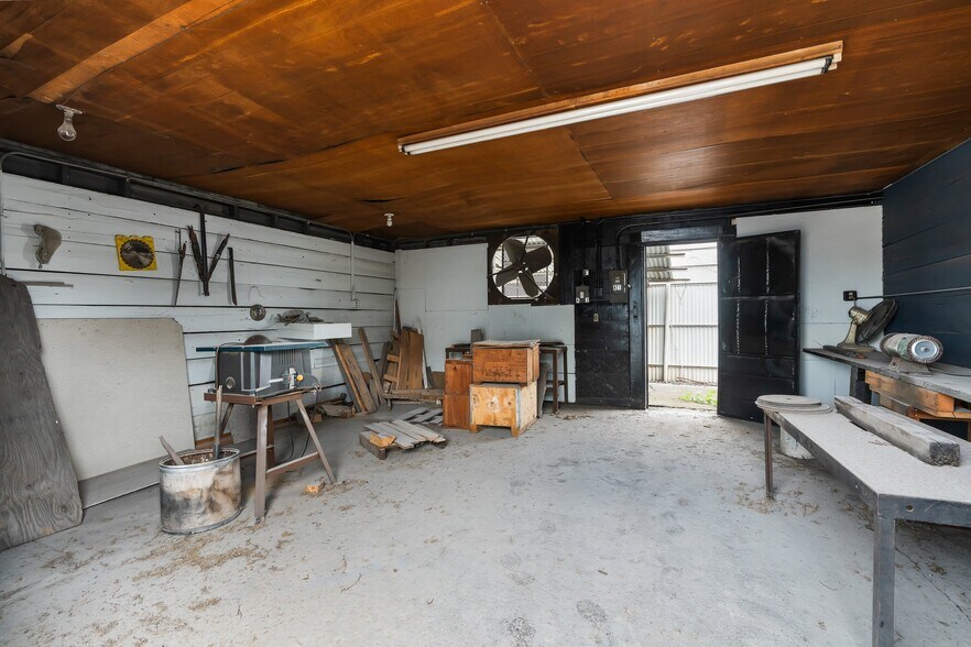 More Photos Of 3314 Carr St, Houston Manufacturing For Sale