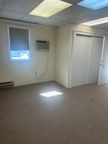 More Photos Of 22-26 W Main St, Patchogue Storefront Retail Office For Lease