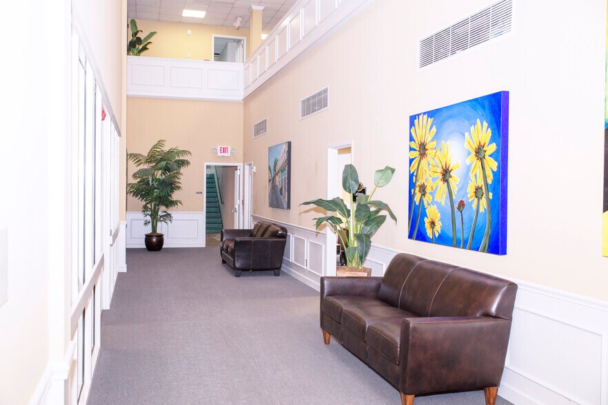 More Photos Of 650 S Prospect Ave, Hartville Medical For Lease