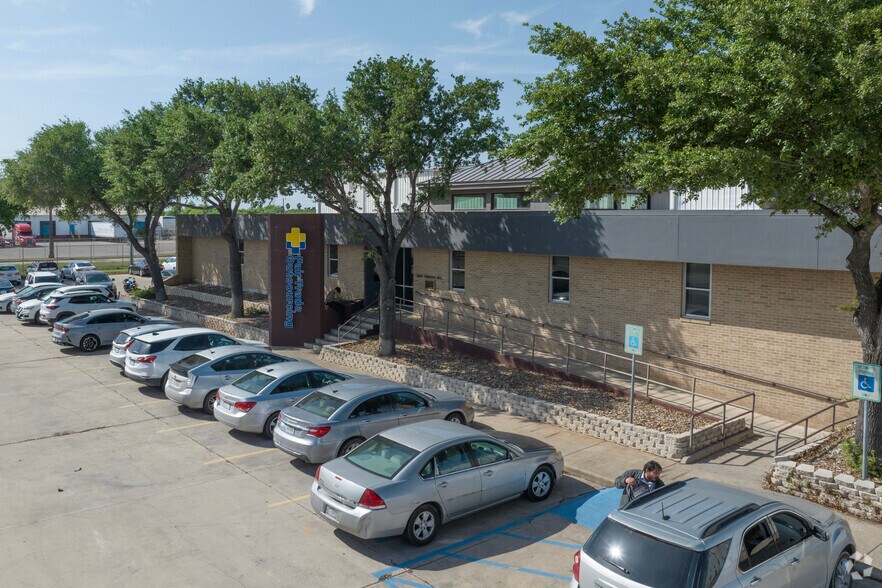 Primary Photo Of 3600 Formosa Ave, McAllen Distribution For Lease