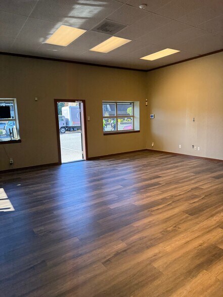 More Photos Of 3401 6th Ave, Tacoma Unknown For Lease