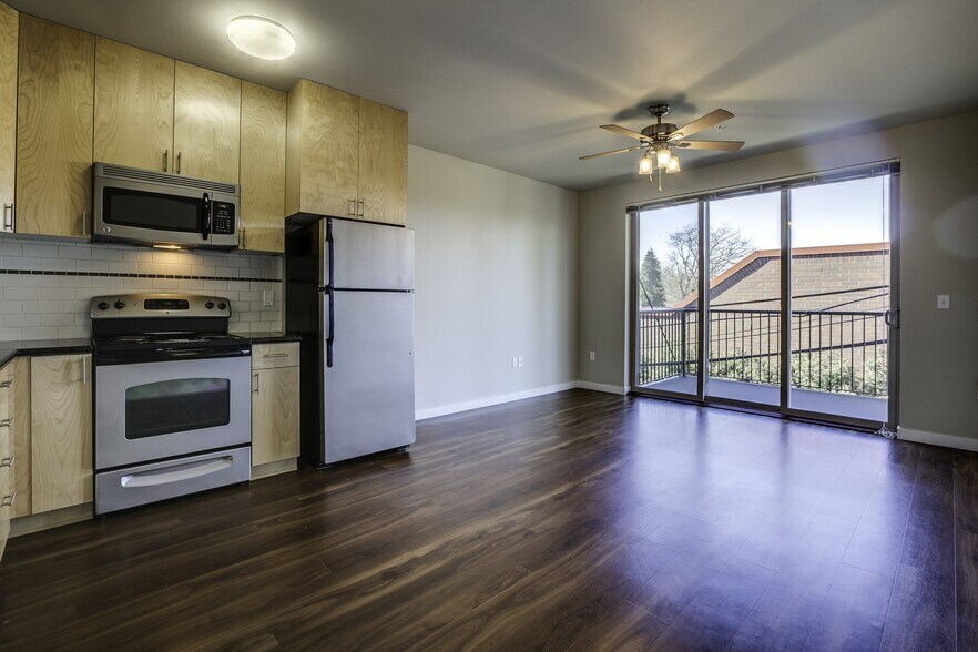 More Photos Of 1900 Queen Anne Ave N, Seattle Apartments For Lease