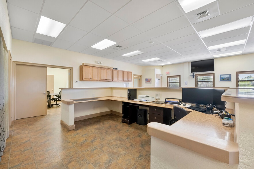 More Photos Of 1133 53rd Ct N, Mangonia Park Warehouse For Sale