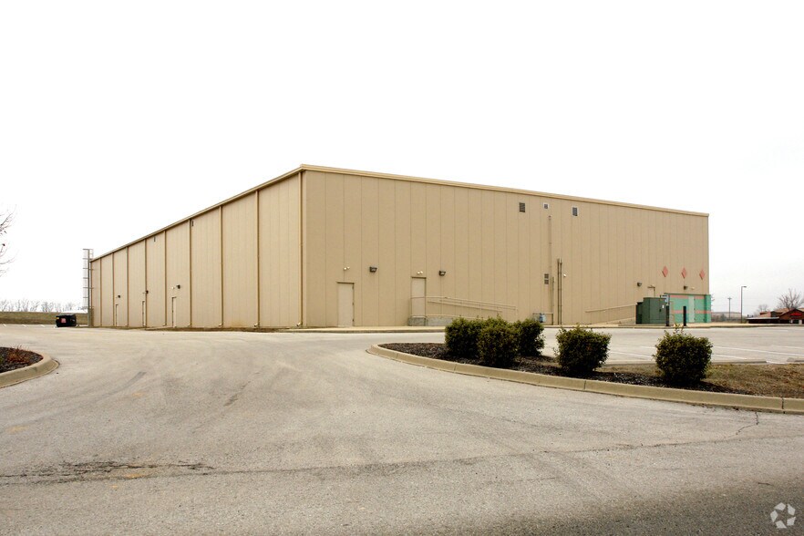 More Photos Of 250 Breighton Cir, Shelbyville Movie Theatre For Sale