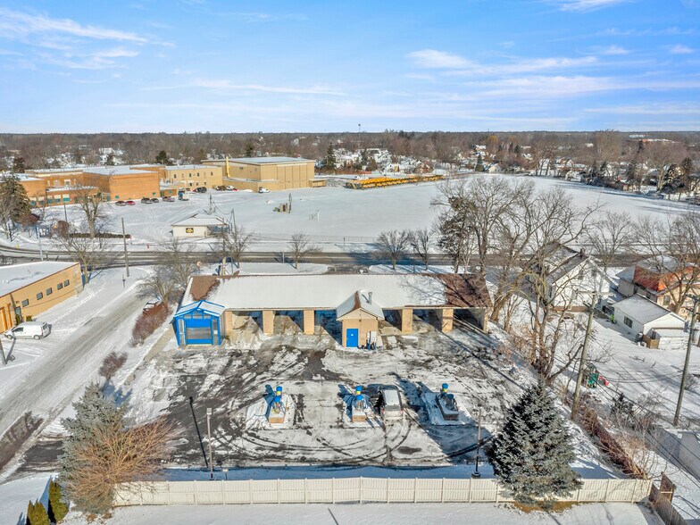 Primary Photo Of 25957 Gibraltar Rd, Flat Rock Carwash For Sale