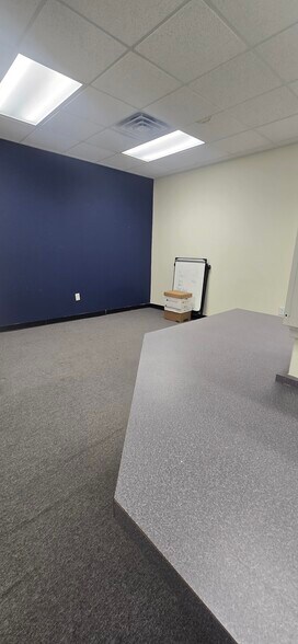 More Photos Of 100 Governors Trace, Fayetteville Office For Lease