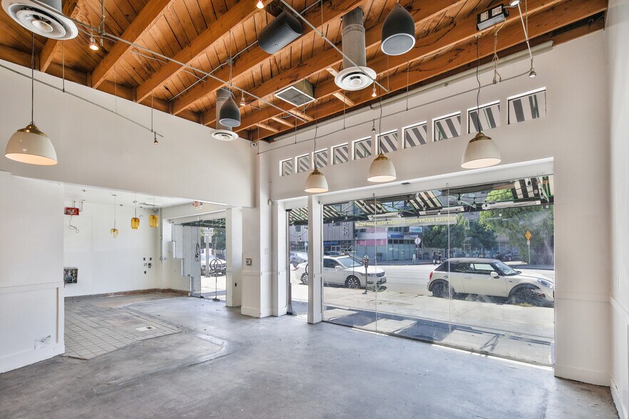 More Photos Of 414 N La Cienega Blvd, Los Angeles Restaurant For Sale