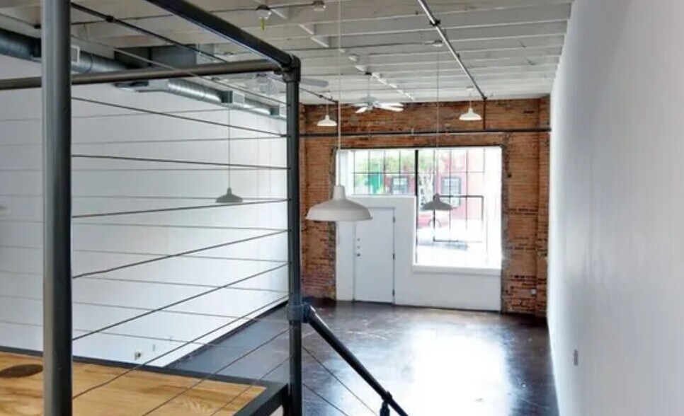 More Photos Of 4121 Commerce St, Dallas Unknown For Lease