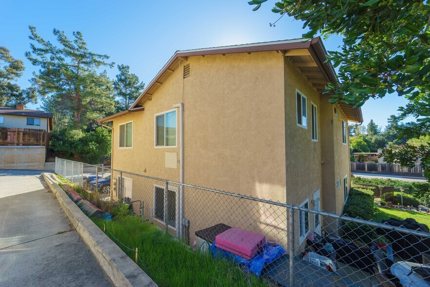 More Photos Of 1960 Arnold Way, Alpine Apartments For Sale