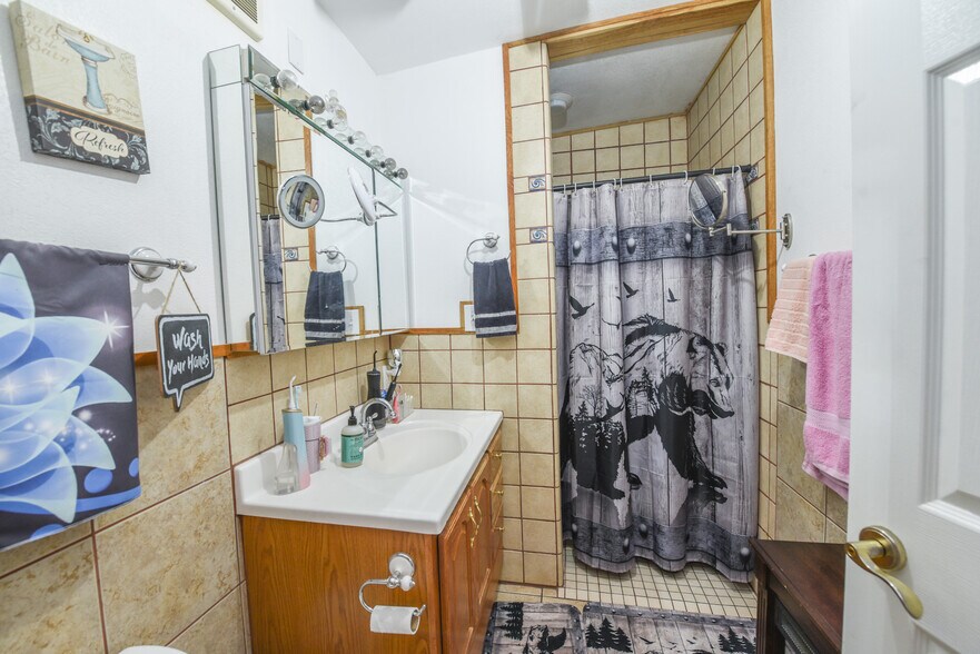 More Photos Of 24967 State Highway 108, Mi Wuk Village Service Station For Sale