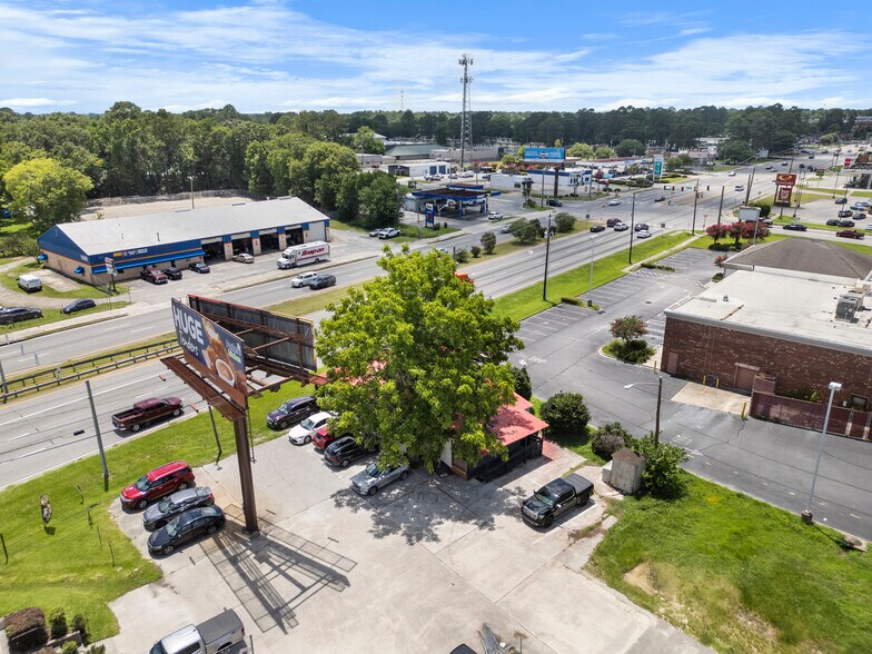 More Photos Of 4118 Augusta Rd, Savannah Freestanding For Sale