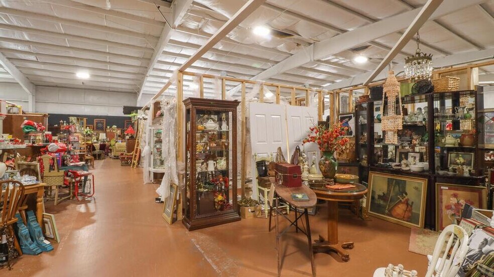 More Photos Of 4030 Suzanne Dr, Diberville Showroom For Sale