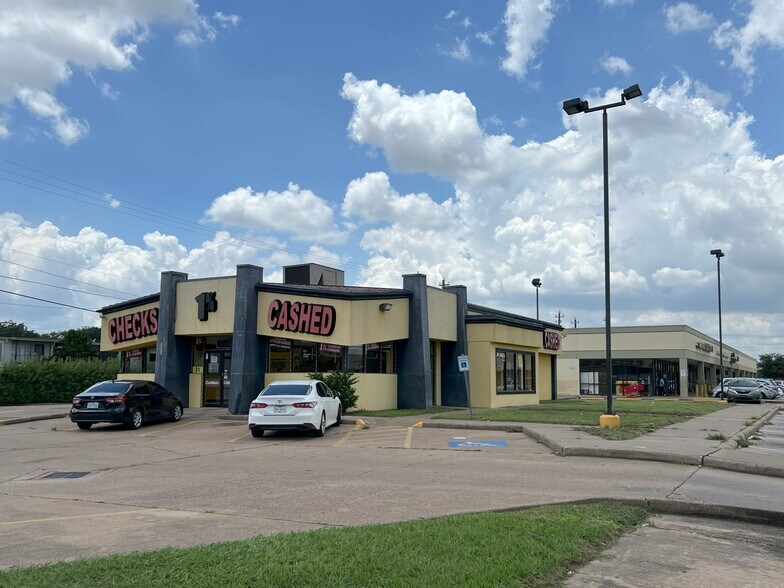 More Photos Of 5900-5990 Renwick Dr, Houston Unknown For Lease