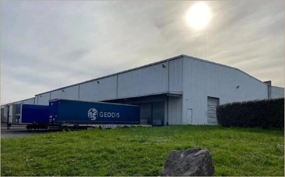More Photos Of 2 Avenue De L'Euro, Bruguières Truck Terminal For Lease