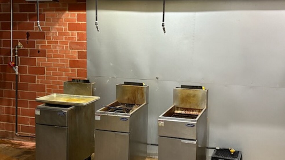 More Photos Of 420 E Ave C, Killeen Freestanding For Lease