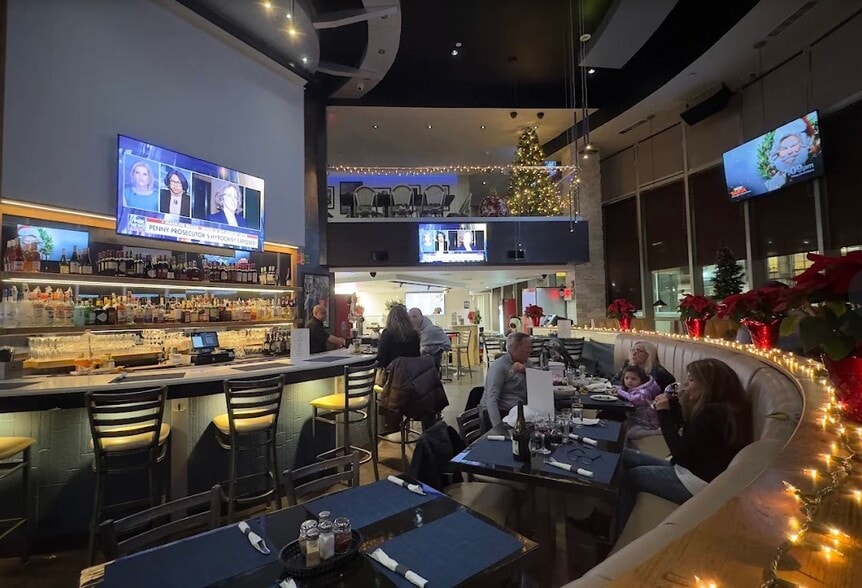 Primary Photo Of 250 Main St, White Plains Hotel For Lease