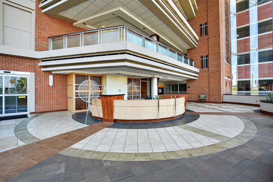 More Photos Of 800 Saint Vincents Dr, Birmingham Medical For Lease