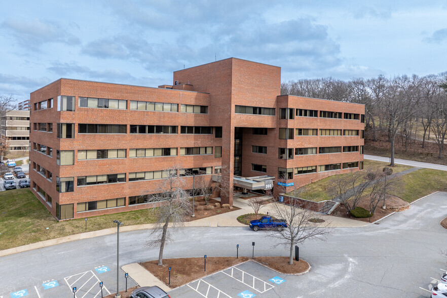 Primary Photo Of 300 Unicorn Park Dr, Woburn Office For Lease