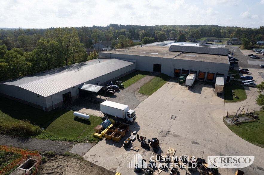 More Photos Of 9988 Kinsman Rd, Newbury Manufacturing For Lease