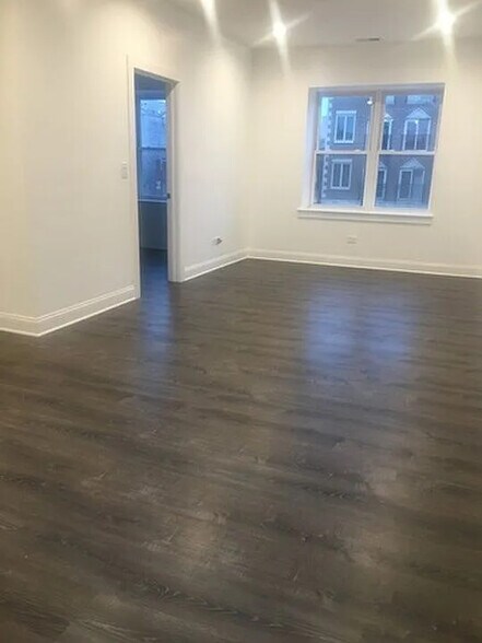 More Photos Of 1522-1524 N Ashland Ave, Chicago General Retail For Sale