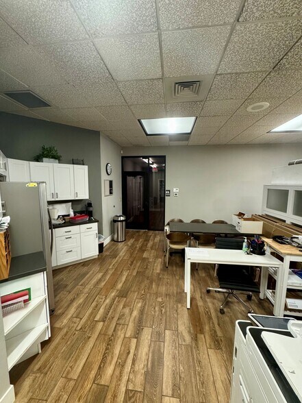 More Photos Of 2721 Santa Maria Way, Santa Maria Office For Lease