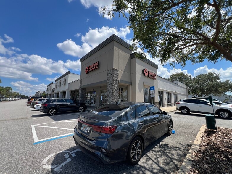 More Photos Of 4900-5032 E Colonial Dr, Orlando Storefront For Lease
