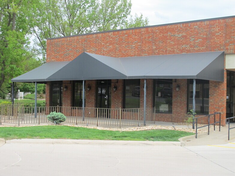 More Photos Of 3510-3550 S National Ave, Springfield Unknown For Lease