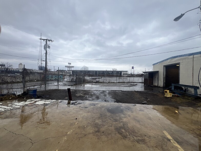 More Photos Of 210 N 1st St, Nashville Industrial For Lease