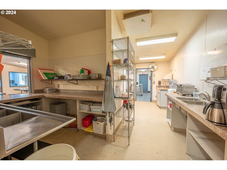 More Photos Of 58787 Hwy 101 hwy, Coos Bay Correctional Facility For Sale
