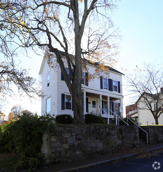 More Photos Of 25 Burtis Ave, New Canaan Office For Lease