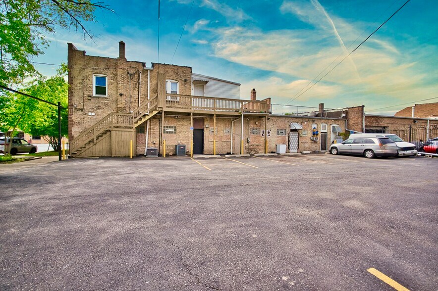More Photos Of 3034-3040 W Montrose Ave, Chicago Apartments For Sale