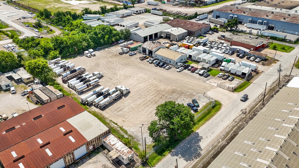 Primary Photo Of 737 Pearl St, Houston Industrial For Lease