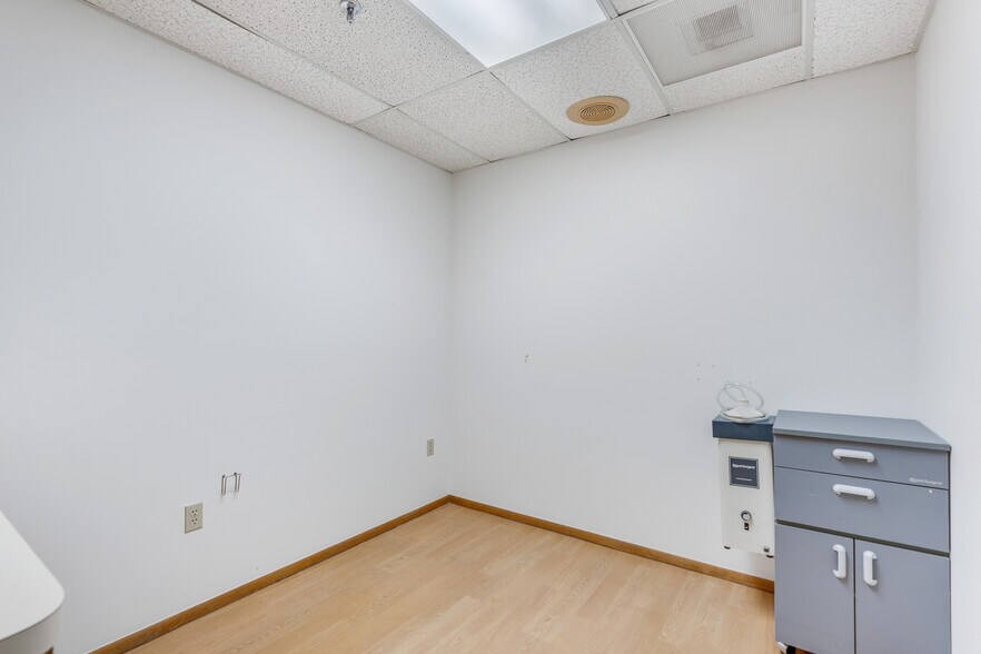 More Photos Of 2525 Harbor Blvd, Port Charlotte Medical For Lease