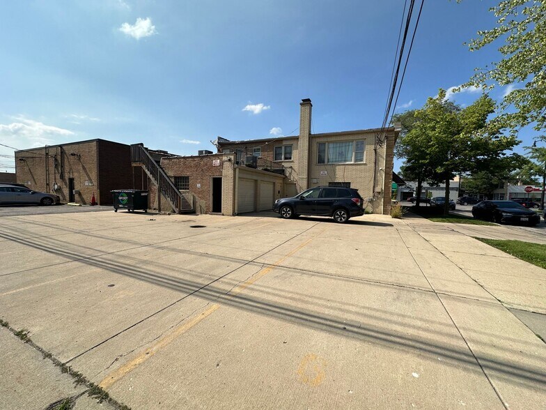 More Photos Of 7001-7003 W North Ave, Oak Park Office Residential For Sale