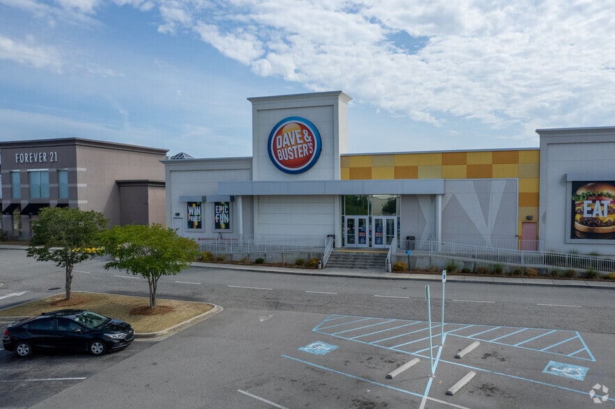 More Photos Of 100 Columbiana Cir, Columbia Unknown For Lease