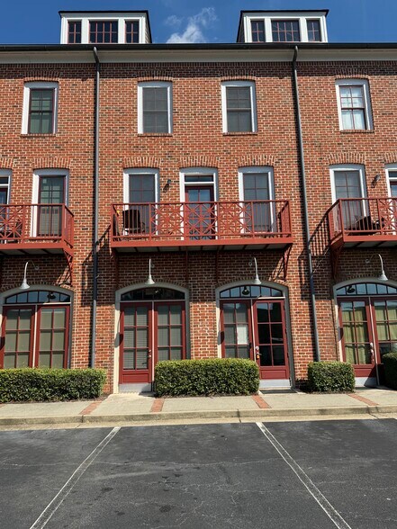 More Photos Of 2325 Log Cabin Dr SE, Atlanta Office For Lease