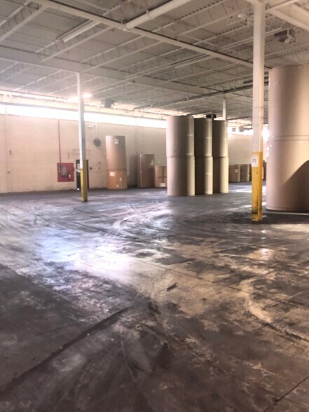 More Photos Of 2200 Islington Ave, Toronto Distribution For Lease