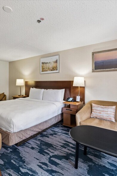 More Photos Of 2400 W Sam Houston Pky S, Houston Hotel For Sale