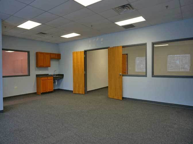 More Photos Of 731 N 17th St, St Charles Light Distribution For Lease