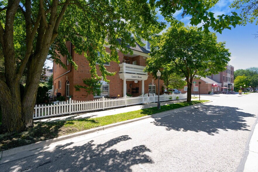 More Photos Of 206 E Liberty St, Milford Office For Sale