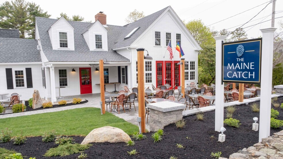 Primary Photo Of 262 Shore Rd, Ogunquit Restaurant For Sale