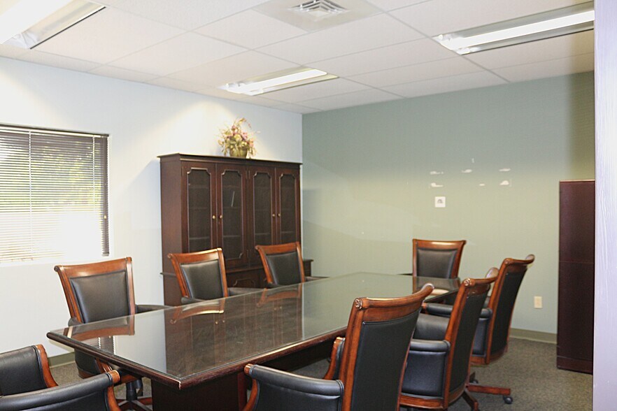 More Photos Of 801 S Durkin Dr, Springfield Office For Sale