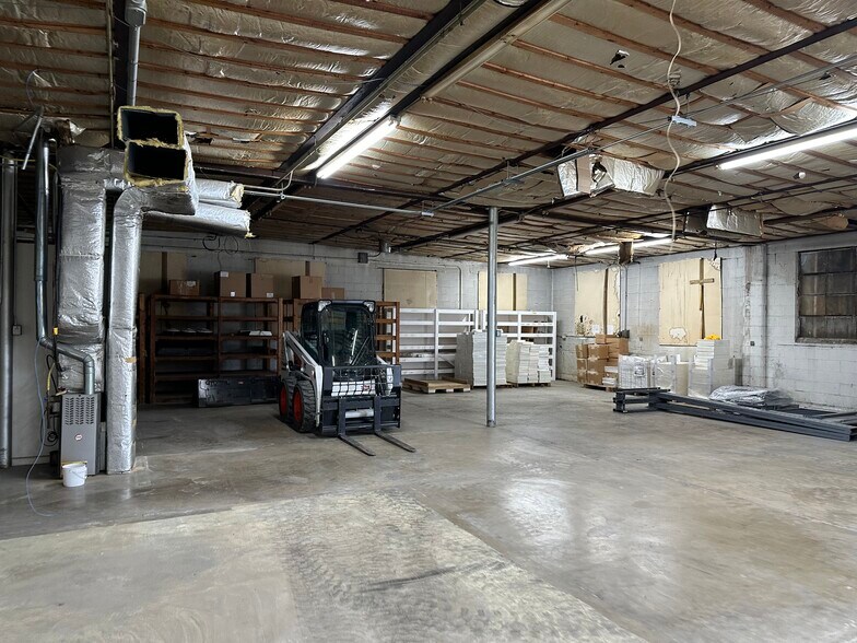 More Photos Of 645 Bellefontaine Ave, Marion Light Distribution For Sale
