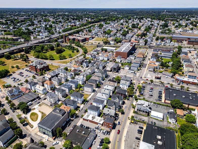 More Photos Of 272 Sawyer St, New Bedford Apartments For Sale