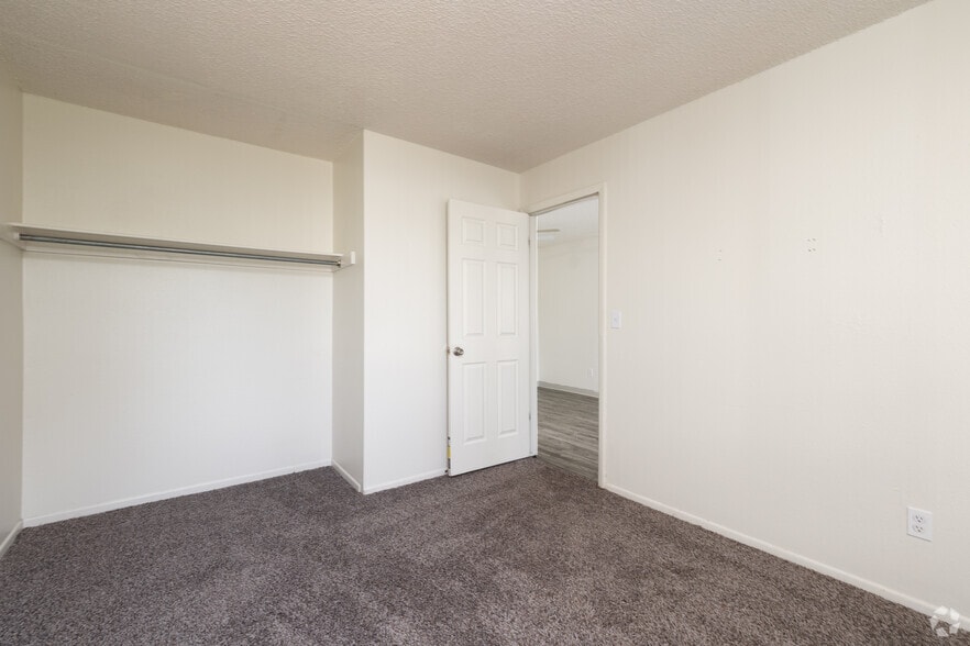 More Photos Of 2025 Jerry Murphy Rd, Pueblo Apartments For Sale