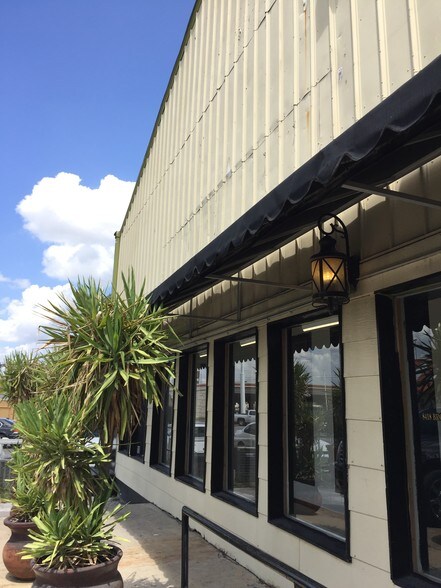 More Photos Of 8418 Broadway St, San Antonio Industrial For Sale